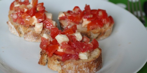 Bruschetta med mozzarella
